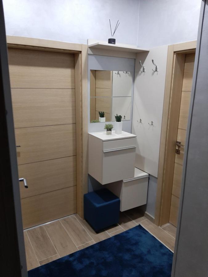 Stefan Lux Apartment Bijeljina Esterno foto